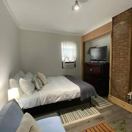 Studio Apt W Garden Kingston Eksteriør billede